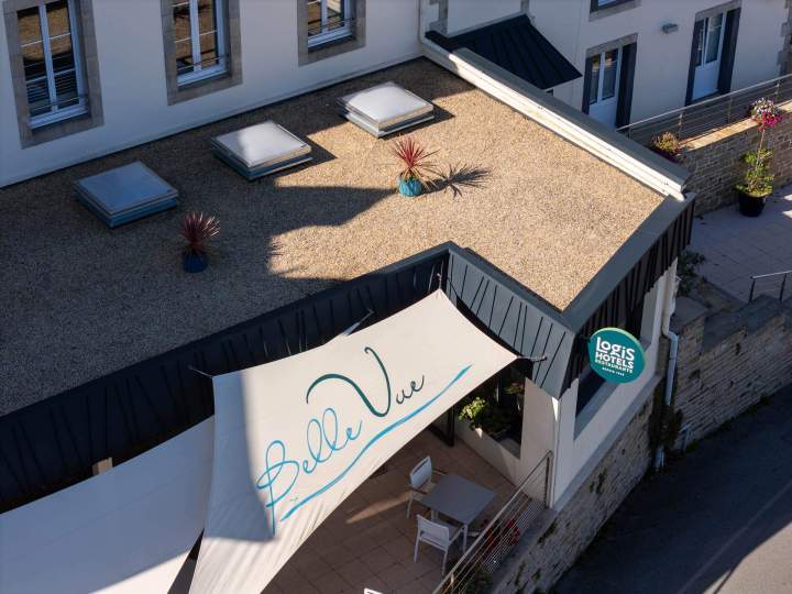 Assurez l’étanchéité de votre toit avec l’entreprise QUEMERE, implantée à Saint-Evarzec, à proximité de Quimper, dans le Finistère (29).